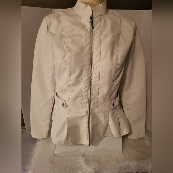 Baccini Faux Leather Size Small - Picture 1 of 7